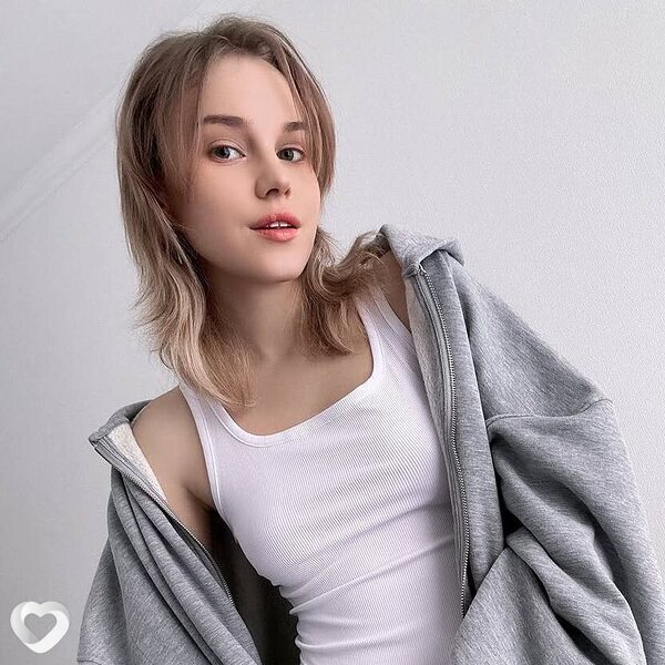 Лена, 20, Калининграде — анкета №2305619