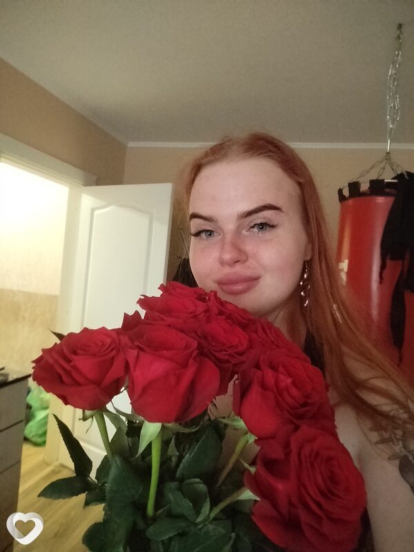 Полина, 23, Солигорске — анкета №2305848