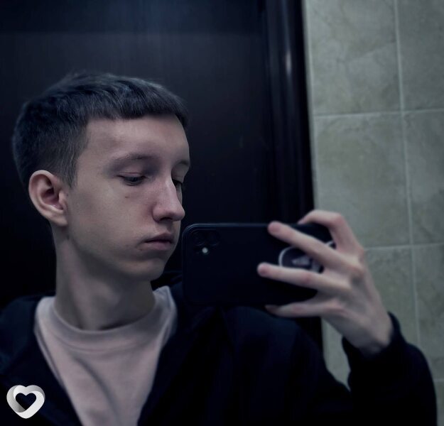 Павел, 21, Красноярске — анкета №2305864