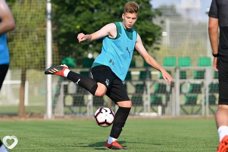 Артем, 22, Ярославле — анкета №2306021