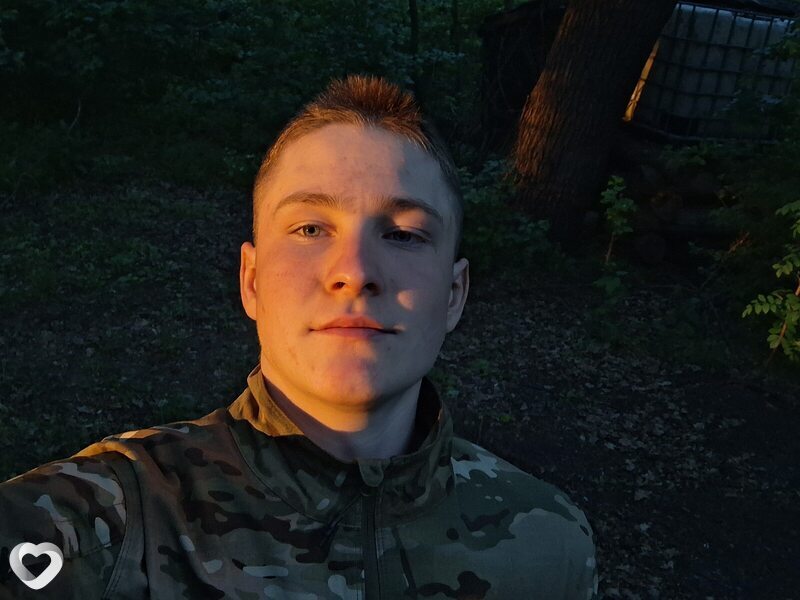Александр, 19, Омске — анкета №2306149