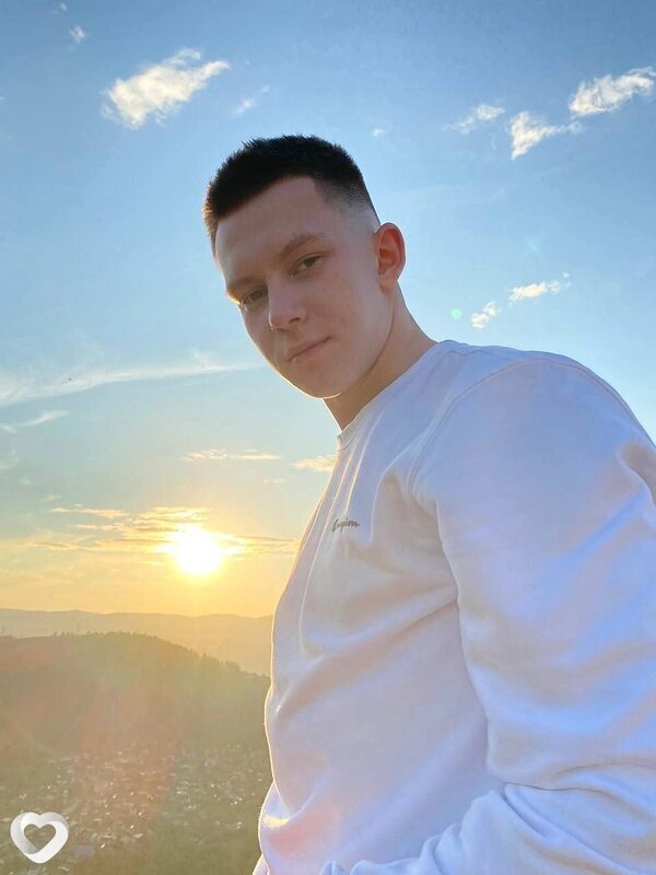 Виктор, 23, Красноярске — анкета №2307808
