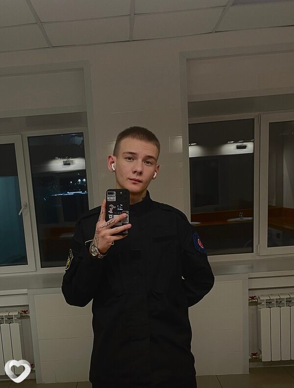 Владимир, 20, Барнауле — анкета №2307813