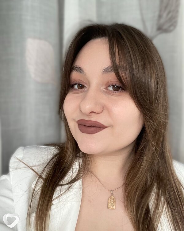 Алена, 22, Челябинске — анкета №2308775