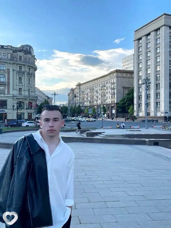Виталий, 21, Москве — анкета №2311035