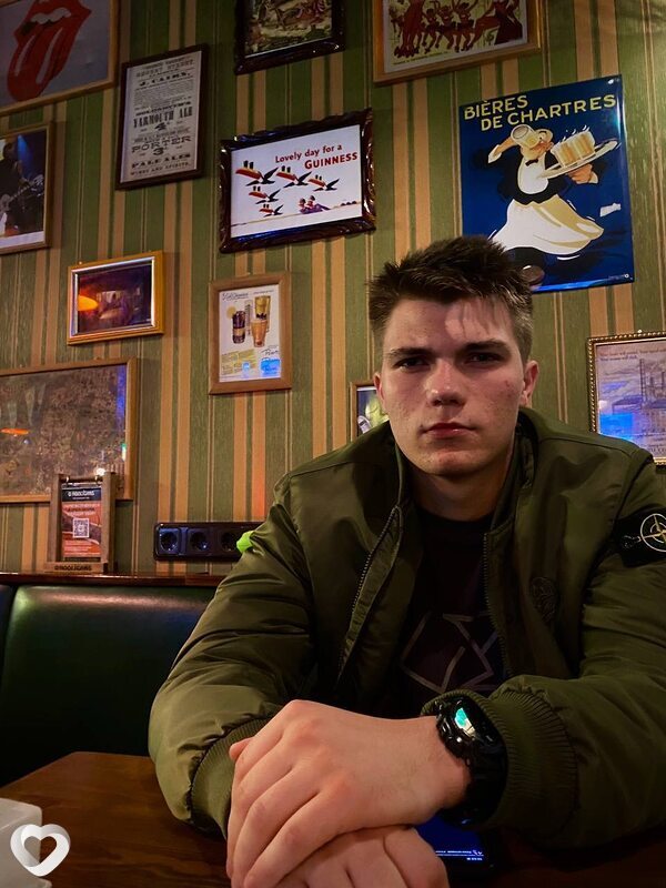 Сергей, 22, Москве — анкета №2311531