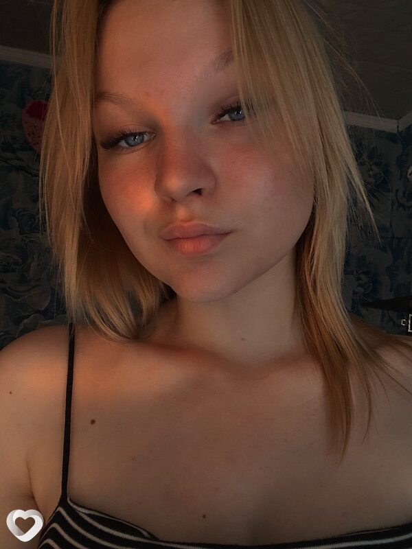 Аня, 20, Славянске-на-Кубани — анкета №2312330