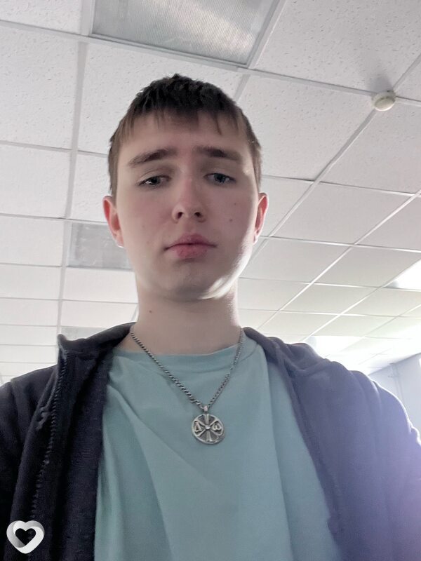 Лев, 20, Таганроге — анкета №2313487
