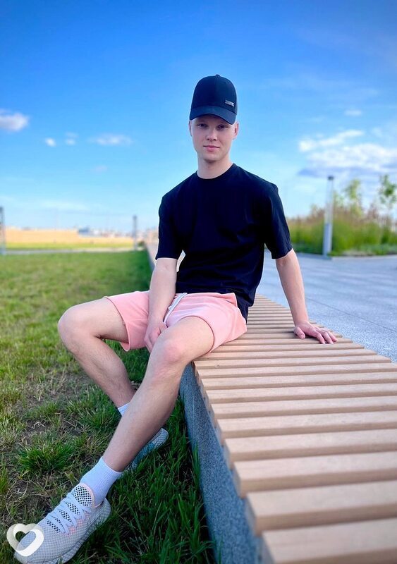 Олег, 25, Москве — анкета №2314715