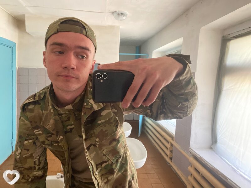 Артём, 22, Брянске — анкета №2317136