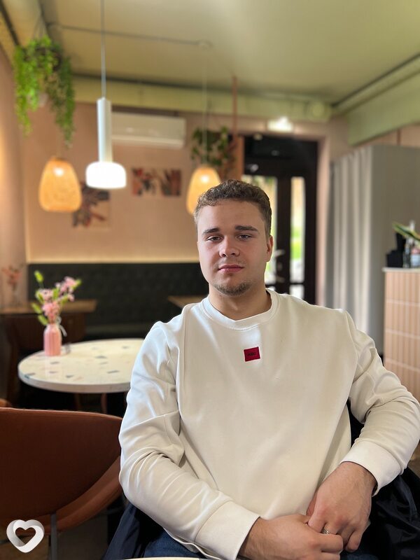 Максим, 19, Саратове — анкета №2317680