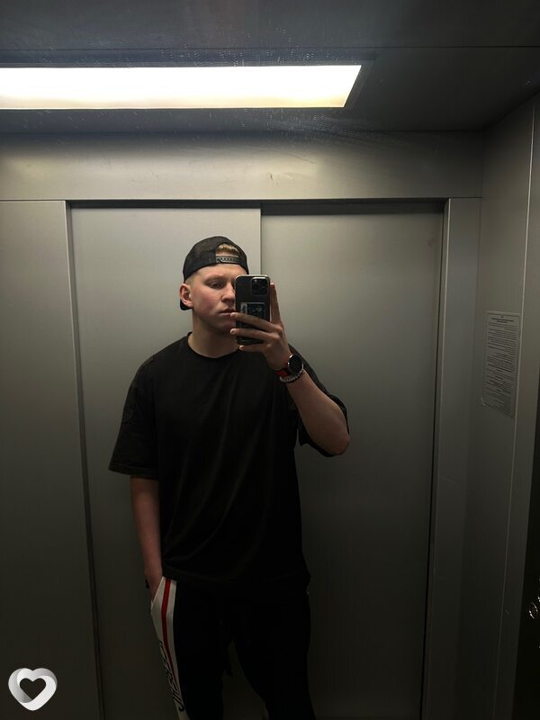 Тим, 21, Ижевске — анкета №2683568