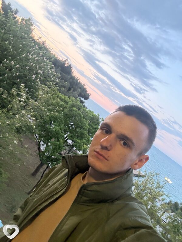 Стас, 23, Змеиногорске — анкета №2319806