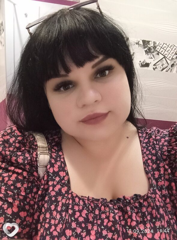 Катя, 21, Луганске — анкета №2320778