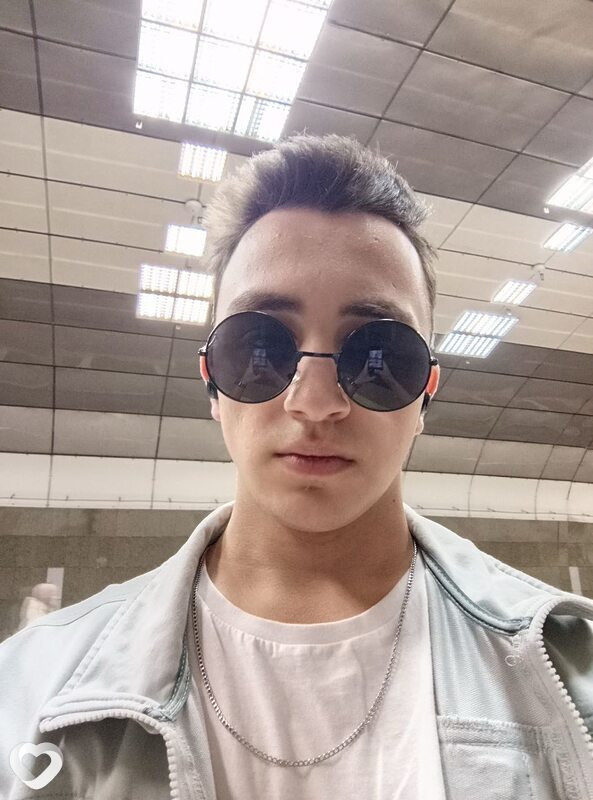 Артём, 20, Новосибирске — анкета №2321831