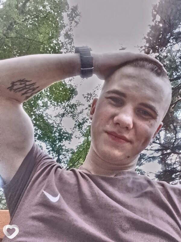 Виталий, 21, Дзержинске — анкета №2322184