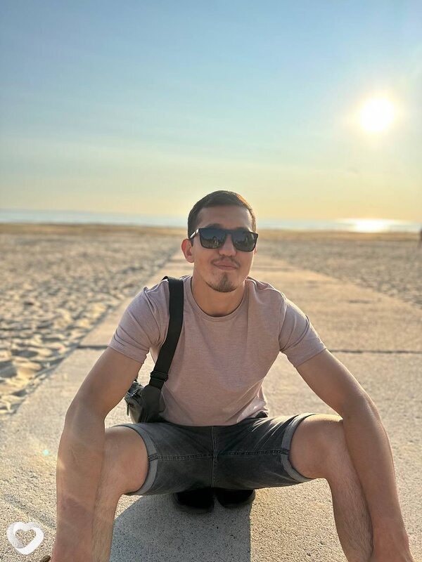 Артур, 26, Омске — анкета №2323201