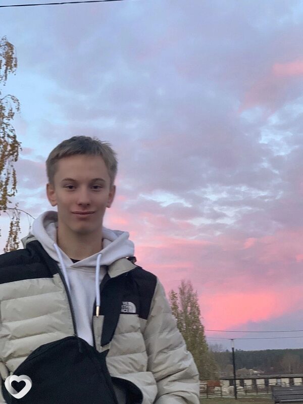 Витя, 20, Москве — анкета №2324004