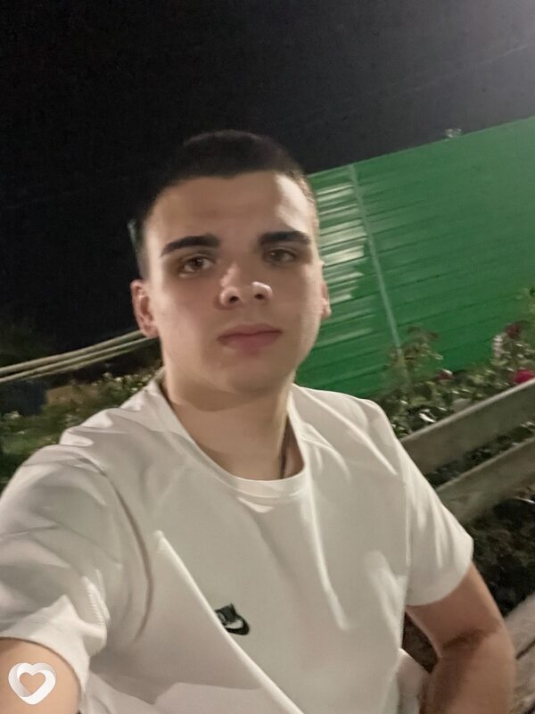 Артур, 21, Севастополе — анкета №2325913