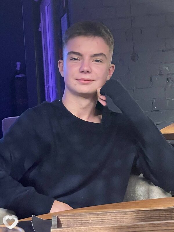 Данила, 21, Архангельске — анкета №2326567