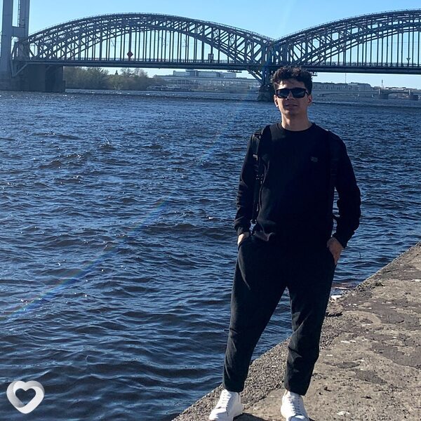 Алекс, 21, Гатчине — анкета №2327143
