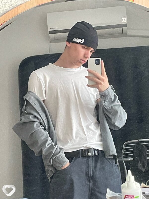 Дмитрий, 21, Екатеринбурге — анкета №2327399