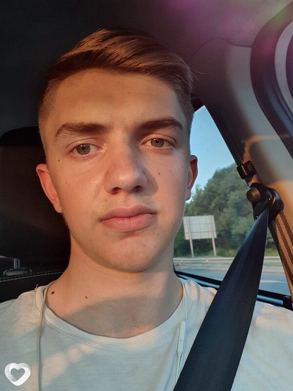 Илья, 24, Барнауле — анкета №2328687