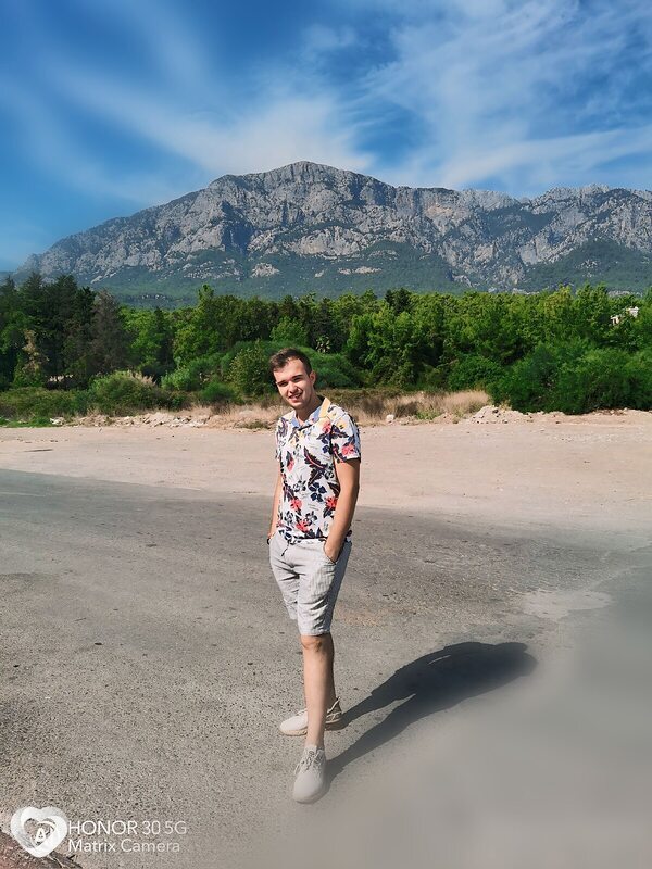 Евгений, Уяр