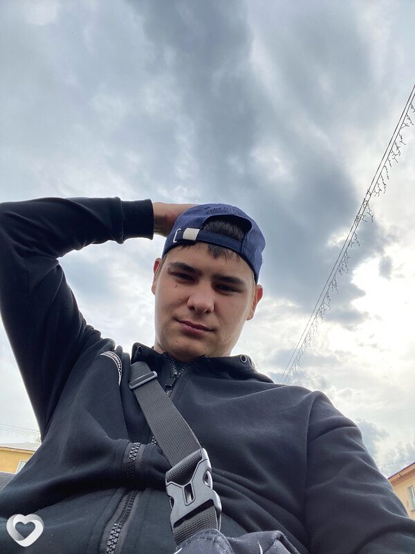 Тёма, 22, Новосибирске — анкета №2329350