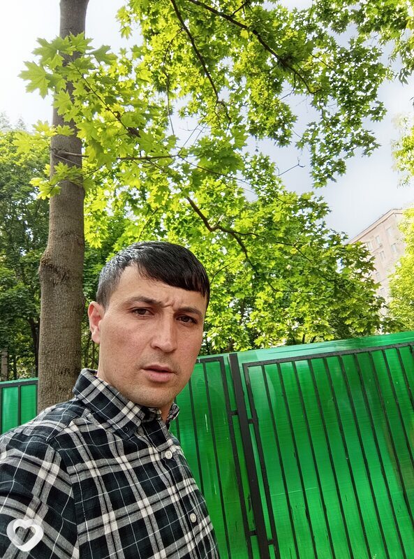 Айбек, Москва