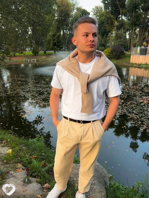 Иван, 25, Москве — анкета №2329621
