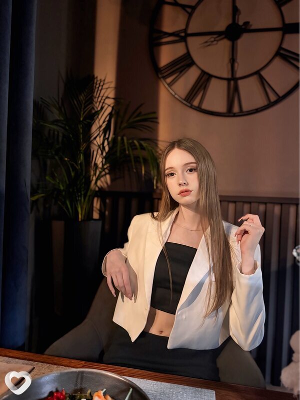 Арина, 21, Москве — анкета №2330282