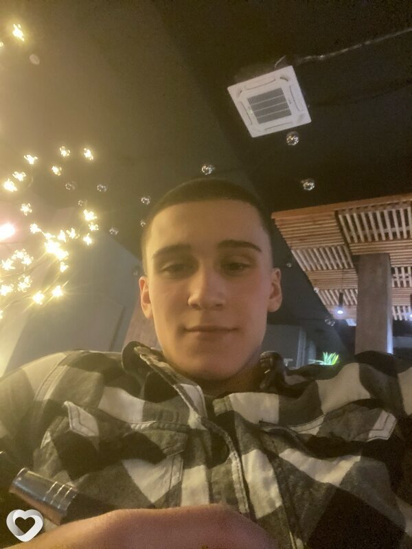 Александр, 19, Харькове — анкета №2330925