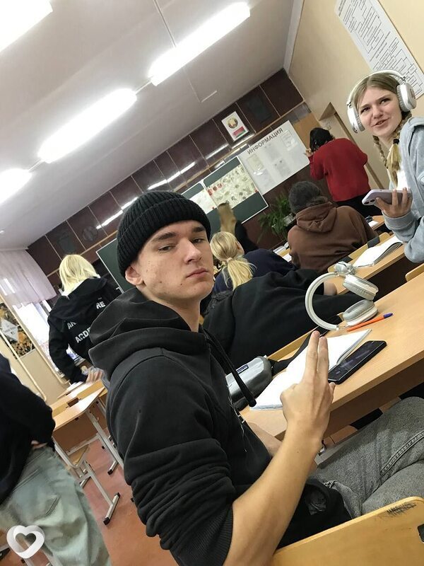 Олег, 19, Витебске — анкета №2331437