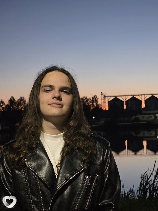Юрий, 19, Минске — анкета №2333913