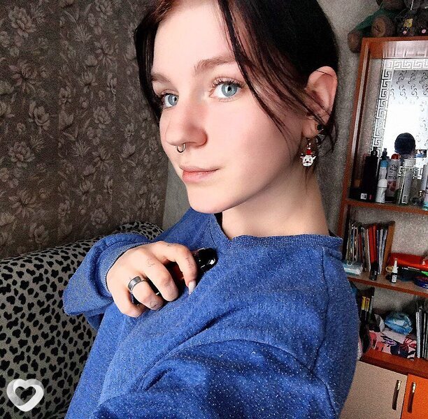 Алина, 24, Снежном — анкета №2335952