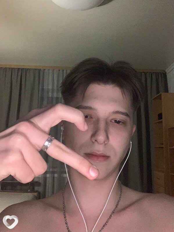Дмитрий, 21, Омске — анкета №2335928