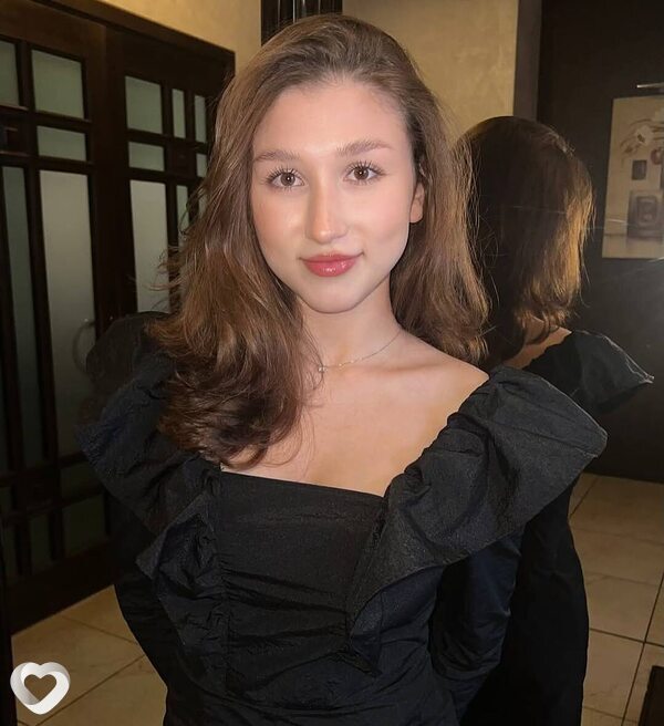 Елена, 21, Киеве — анкета №2336899