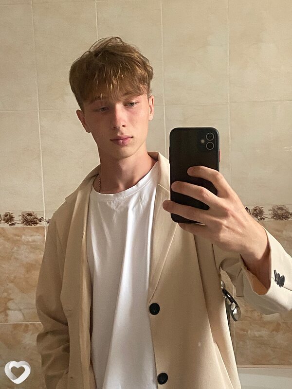 Дмитрий, 20, Москве — анкета №2337414