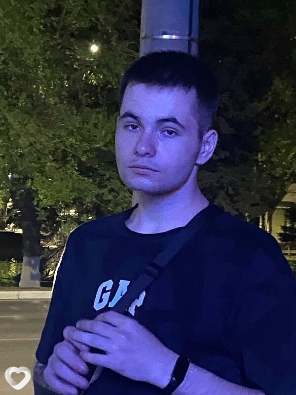 Александр, 23, Волжском — анкета №2337500