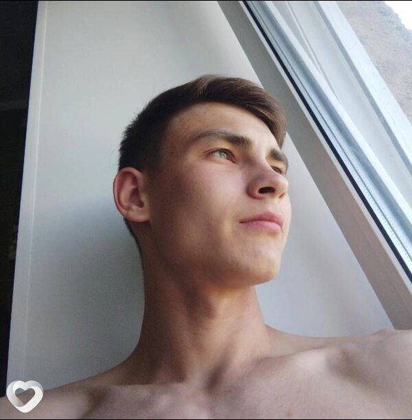Никита, 21, Москве — анкета №2339082