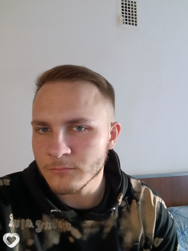 Ян, 21, Севастополе — анкета №2339922