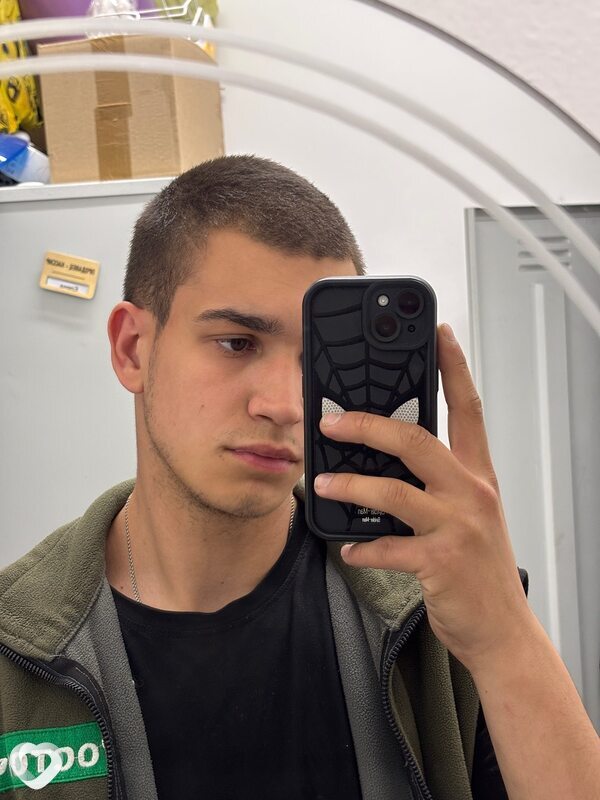 Владимир, 21, Москве — анкета №2342104
