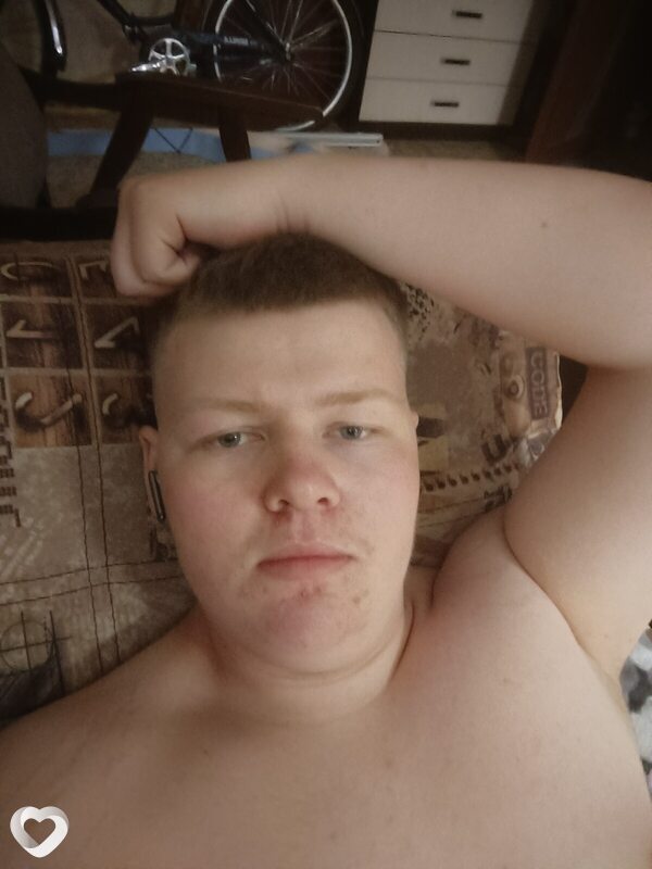 Андрей, 22, Череповце — анкета №2342403