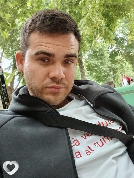Toni, Париж