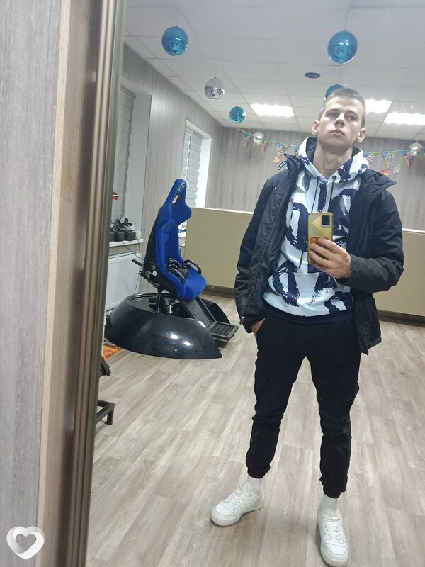 Олег, 27, Клецке — анкета №2343855