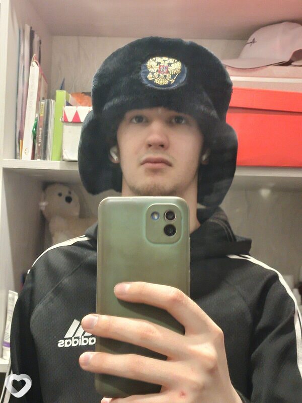 Максим, 19, Москве — анкета №2345416