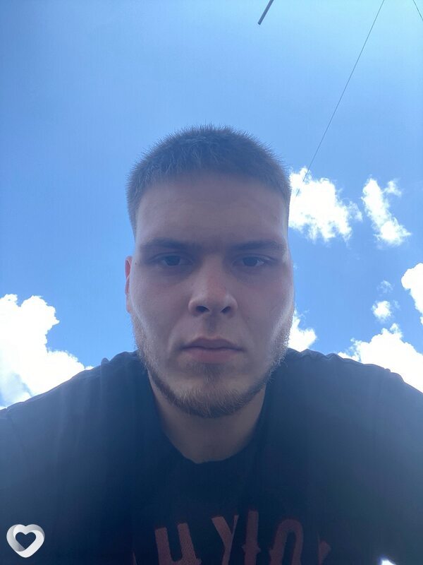 Максим, 21, Калуге — анкета №2346829