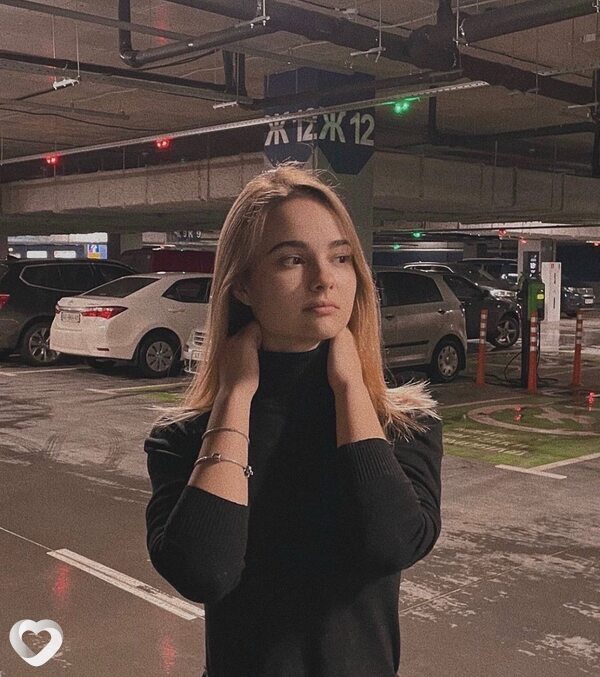Лиза, 24, Красноярске — анкета №2347080