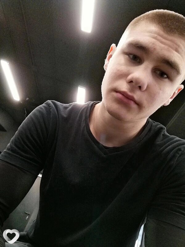 Андрей, 21, Москве — анкета №2350096